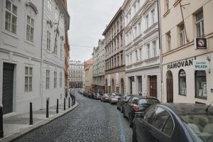 Skolska Junior apartment