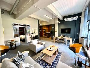 No load-shedding Spacious Apartment