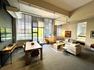 No load-shedding Spacious Apartment