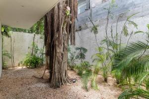 Villa with Jacuzzi & Pool with Great Concierge Service