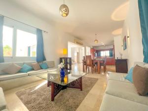 Luxury 4 bedroom villa with a heated pool