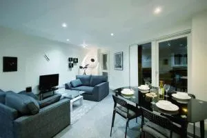 Two Bedroom Luxury Apt with film style - The Mumbles