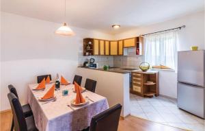 3 Bedroom Stunning Apartment In Pula 