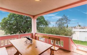 3 Bedroom Stunning Apartment In Pula 