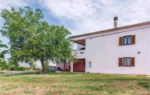 3 Bedroom Stunning Apartment In Pula 