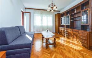 Stunning Apartment In Podstrana With 3 Bedrooms And Wifi