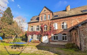 Maisons de vacances Beautiful home in Vieux Bourg with 5 Bedrooms and WiFi : photos des chambres