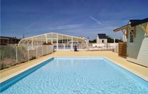 Appartements Beautiful Home In Grandcamp-maisy With Outdoor Swimming Pool, Wifi And Heated Swimming Pool : photos des chambres
