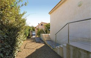 Maisons de vacances Nice home in Cervione with 3 Bedrooms, Outdoor swimming pool and WiFi : photos des chambres