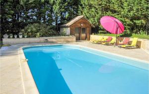 Maisons de vacances Awesome Home In Monsegur With Wifi, Private Swimming Pool And Outdoor Swimming Pool : photos des chambres