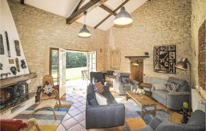 Maisons de vacances Awesome Home In Monsegur With Wifi, Private Swimming Pool And Outdoor Swimming Pool : photos des chambres