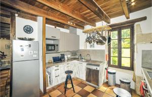Maisons de vacances Awesome Home In Monsegur With Wifi, Private Swimming Pool And Outdoor Swimming Pool : photos des chambres