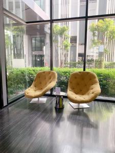 Infinity pool one bedroom apartment