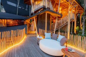 3 Bdr - Luxury Cliffside Bamboo Villa