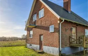 3 Bedroom Lovely Home In Bullaren - Hällevadsholm