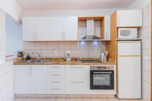 Spacious studio next to the sea with stunning views