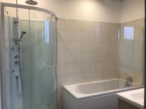 Maisons de vacances Gite spacieux et chaleureux : photos des chambres