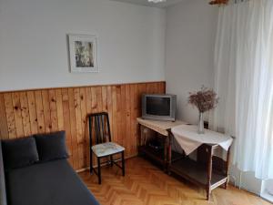 Apartment in Tisno with sea view, balcony, air conditioning, WiFi (4874-2)