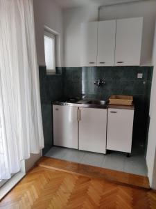 Apartment in Tisno with sea view, balcony, air conditioning, WiFi (4874-2)