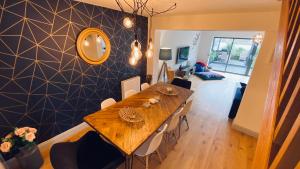 Tregenna House - St Ives, A Beautiful Newly Refurbished 4 Bedroom Family Town House With Alfresco Dining Garden and Private Parking Spaces