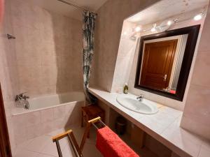 Appartements Appartement spacieux en face du port : photos des chambres