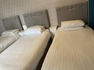 Diamonds Inn
