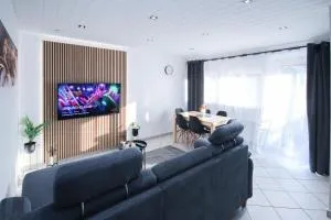 ALFA Stuttgart 3Zi-Maisonette 6 Personen Zuffenhausen nahe Porsche & Bosch l WIFI & SmartTV I 3BR 4 Beds I Kitchen I Bathroom & WC - كورنفستهايم