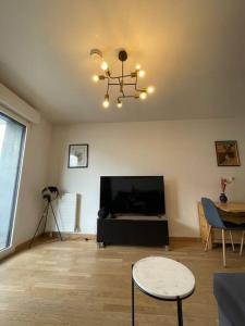 Cosy apart with balcony Eiffel Tower view