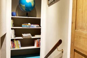 Charming 1 bed loft in 16C house in city centre