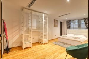 Luxurious 3 Bedroom Apartment in Herastrau