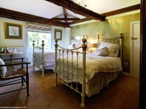 Deluxe Twin Room room in Breedon Hall