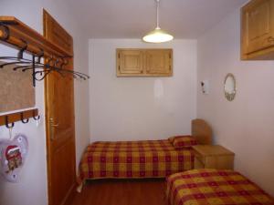 Appartements T3 Confortable - Grand Balcon Sud - Pres Telepherique, Commerces & Animaux Admis - FR-1-464-67 : photos des chambres