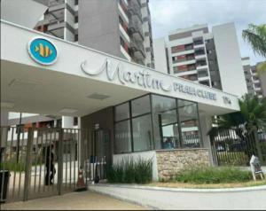 Apartamento clube próximo à praia