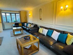 Super King Bed Suite, Executive office, fast WiFi, free parking