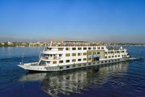 Nile Treasure Cruise - 4 or 7 Nights From Luxor each Saturday and 3 or 7 Nights From Aswan each Wednesday - 5hvězdičkové hotely ve městě Luxor