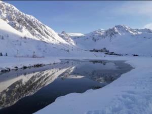 Tignes le lac, au pied des pistes, Ski in-out.