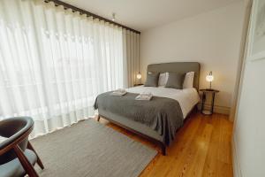 Downtown Penthouse With River View by Vacationy