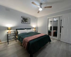 Yours 3 bedrooms house - Granny Flat Close to Park