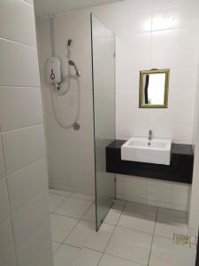 TREFOIL@SETIA CITY, STUDIO UNIT,HOMESTAY