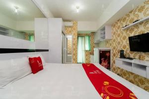 RedLiving Apartemen Green Lake View Ciputat - Farida Property 1 Tower E