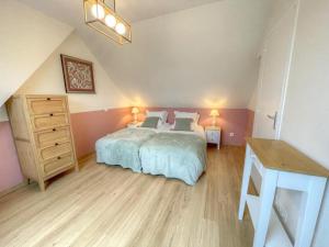 Maisons de vacances Gite Saint-Regle, 3 pieces, 5 personnes - FR-1-381-524 : photos des chambres