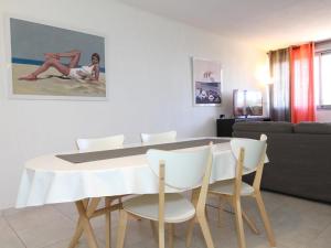 Appartement 3 pièces moderne à Balaruc-les-Bains avec garage privé, internet et équipements complets - FR-1-553-191