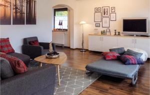 2 Bedroom Cozy Apartment In Arrach