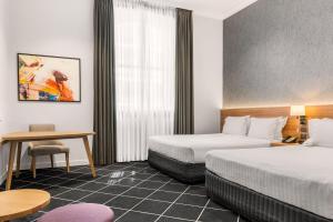 Deluxe Family Room room in Holiday Inn Darling Harbour