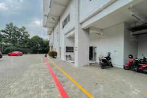 RedLiving Apartemen Easton Park Jatinangor - Rajes Room