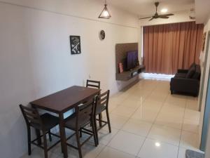 reSTARY - Blue Dream, Sutera Avenue Infinity Pool - Imago Opposite - KK City- 2BR,5Pax 来沙旅 蓝梦主题公寓 - 无边际日落海景泳池 - Imago商场对面 - KK市中心 - 2房5人