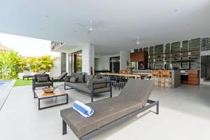 Villa Ze Mar Luxury 4 bed Canggu 700 meters to beach