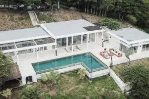 Luxury Villa Ocean View Sunset View Mandalika Circuit View - Mujur