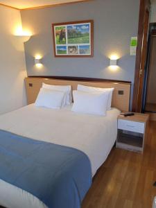 Hotels Hotel Restaurant Campanile Aurillac : photos des chambres