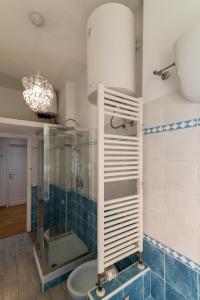 Dreibettzimmer mit eigenem externen Bad